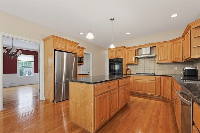 Building Photo - 6 Waterville Ln