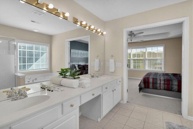 Building Photo - 10614 Moberly Ct