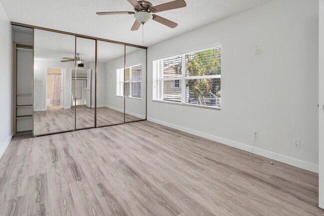 Building Photo - 8159 Andover Ct