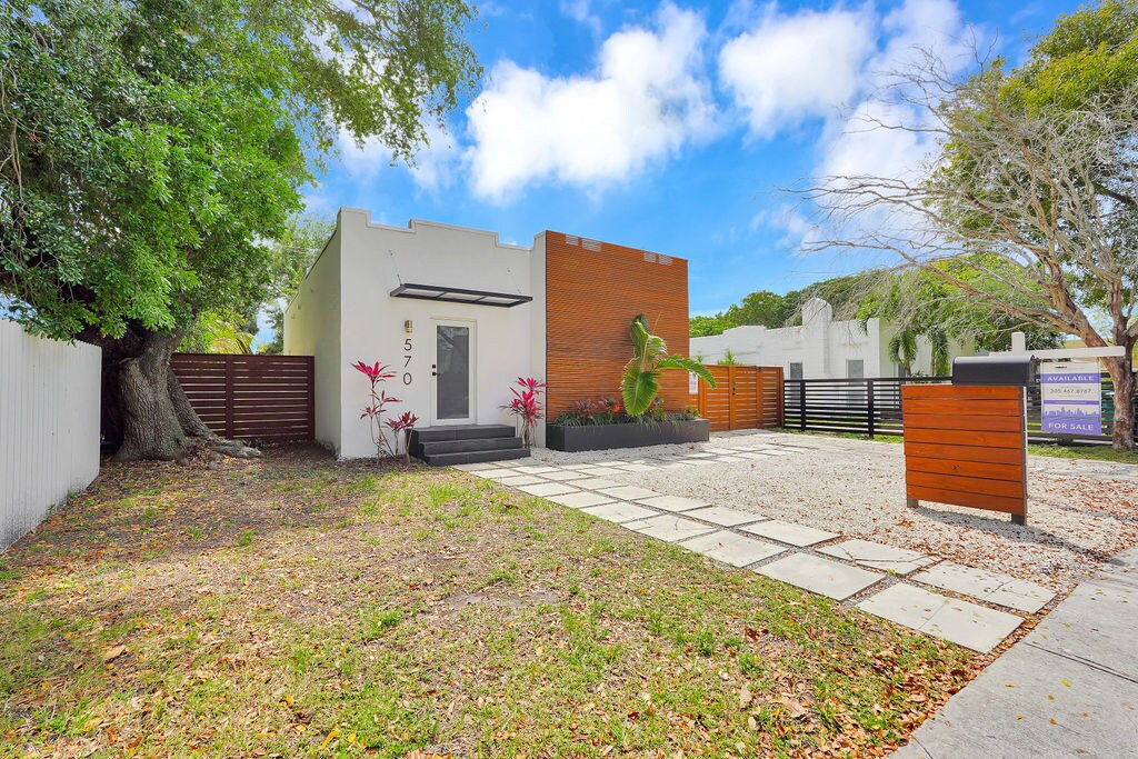 Building Photo - 570 NW 48th St