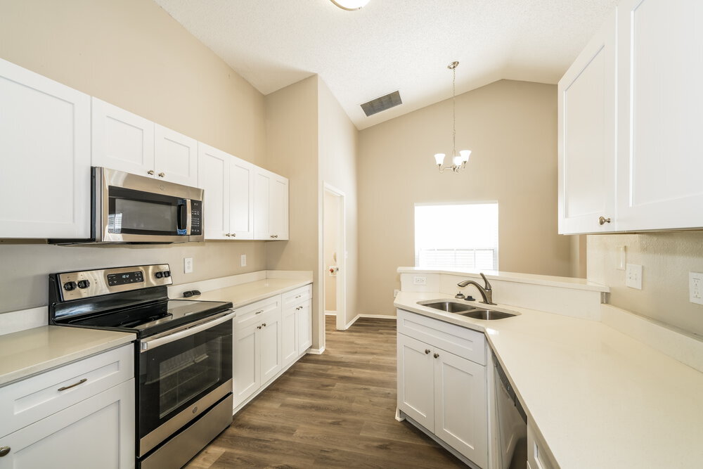 Building Photo - 1434 Lakehurst Way