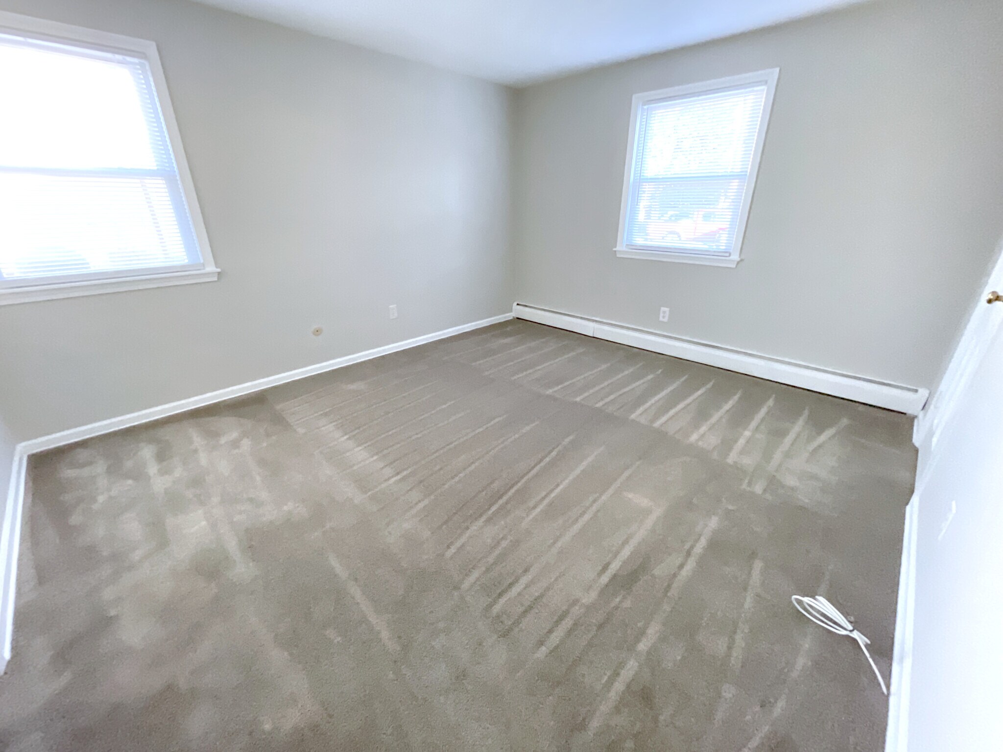 Primary Bedroom w/ Ensuite Bathroom - 14 Pierce Ave