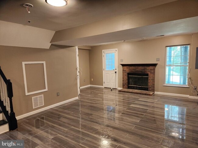 Building Photo - 12825 Town Center Way