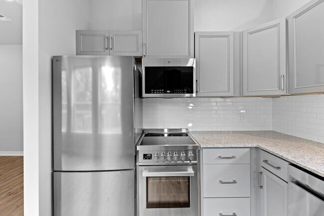 Building Photo - 100 Bryson Bend