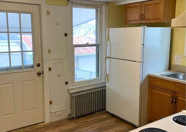 Building Photo - 3 Bedroom 1 Bath Twin in Coatesville