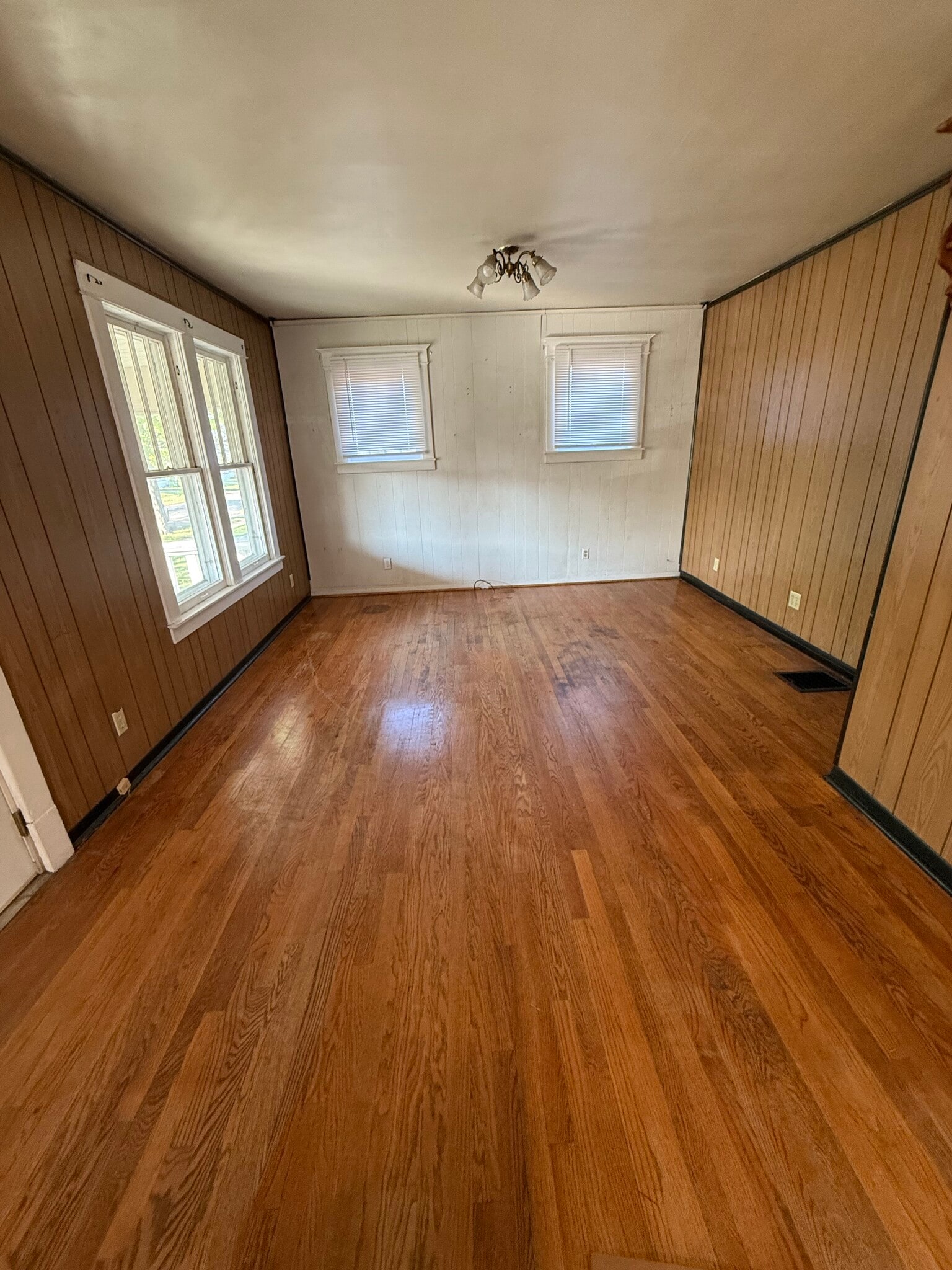 Living room - 2937 Iowa St