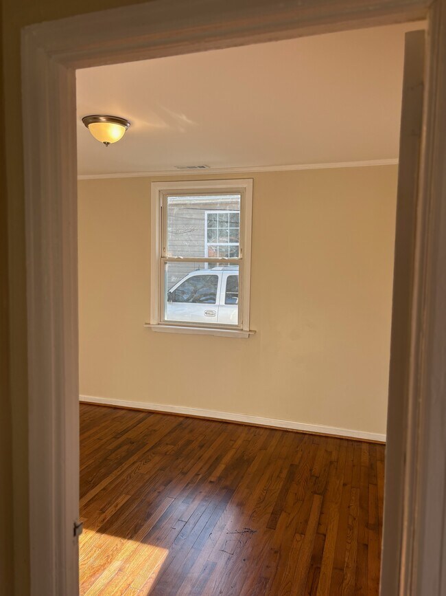 Building Photo - 2203 S Benbow Rd