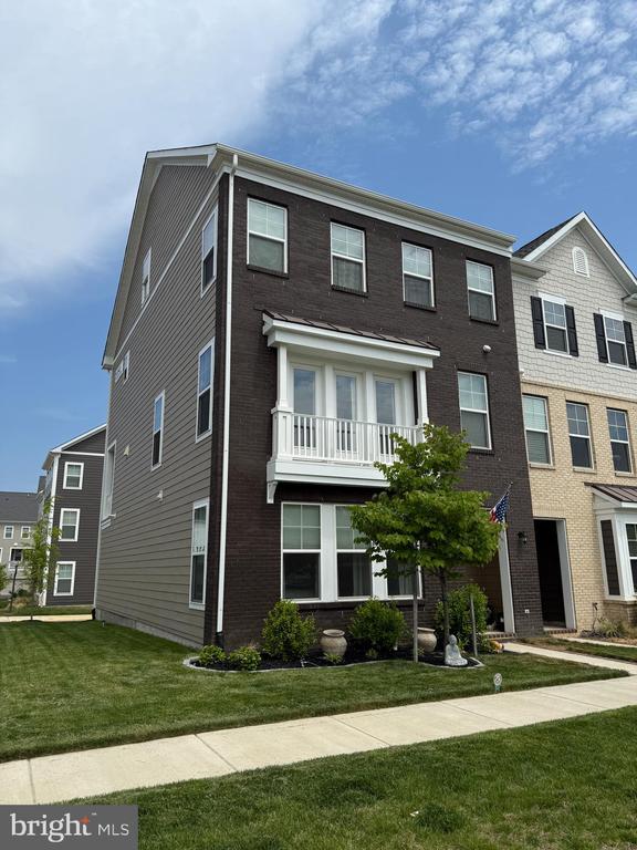Building Photo - 1460 Meadowlark Glen Rd