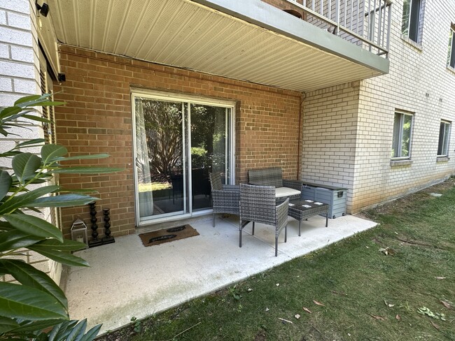 Building Photo - 7 Rockford Rd