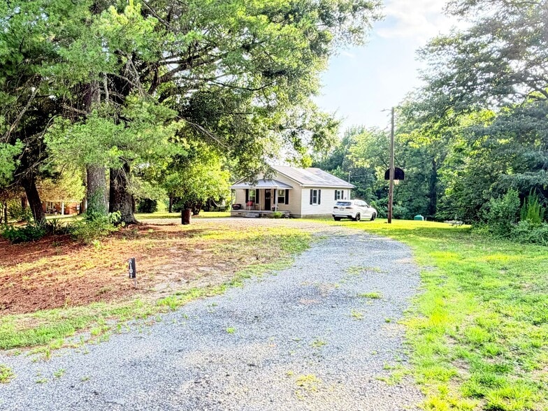 Building Photo - 8101 Freeze Rd
