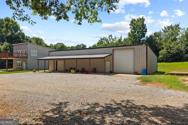 Building Photo - 221 Columbus Dr