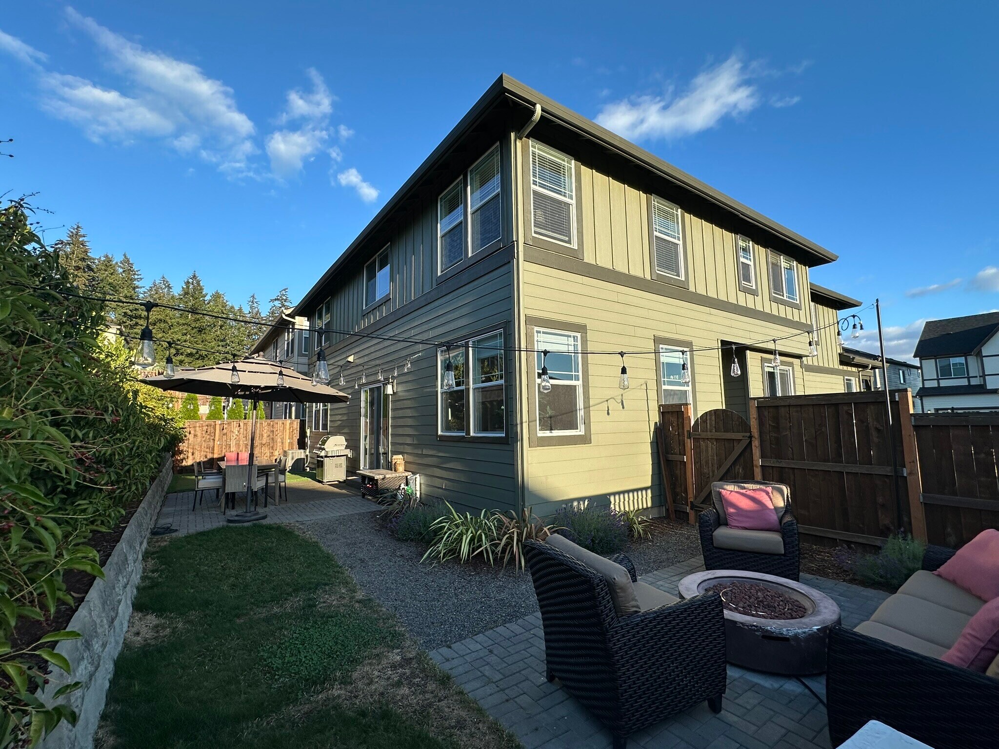 Building Photo - 16710 SW Darwin Loop