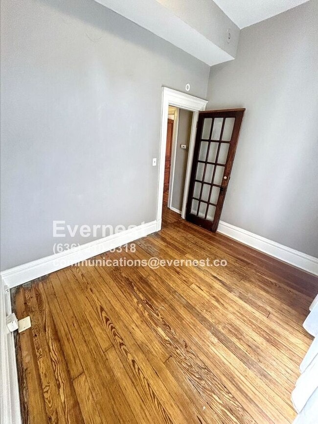 Building Photo - 4-Bedroom, 2-Bathroom Home in a Convenient...