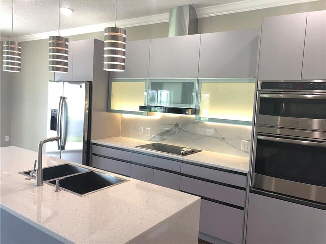 Building Photo - 1927 Greenbriar Ter