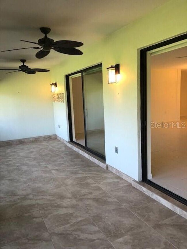 Building Photo - Dream Villa in Palmer Ranch Area