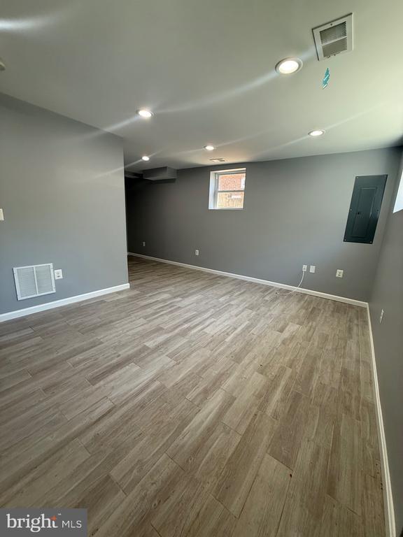 Building Photo - 3010 V Pl SE