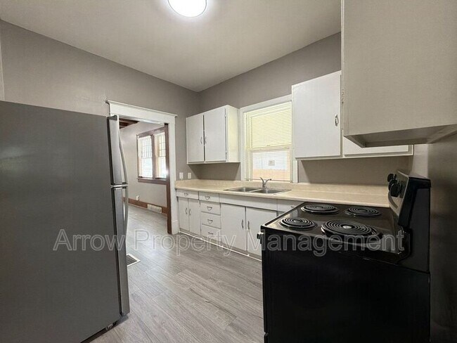 Building Photo - 2049 Worthington Ave
