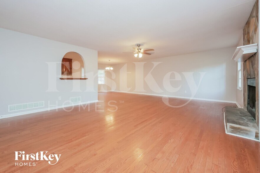 Building Photo - 195 Freestone Dr