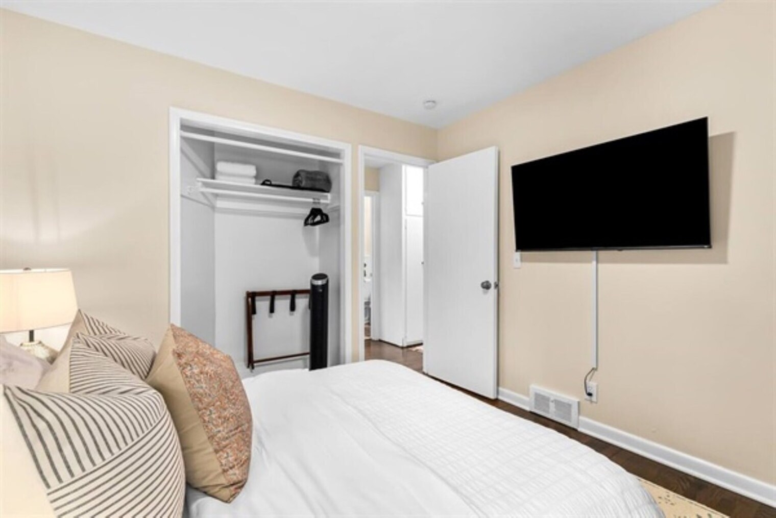 Building Photo - 28232 Floral St