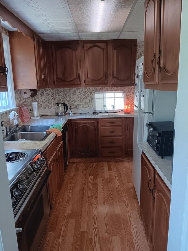 Building Photo - 2 Bedroom, 1 Bath Single Family Home on Cu...
