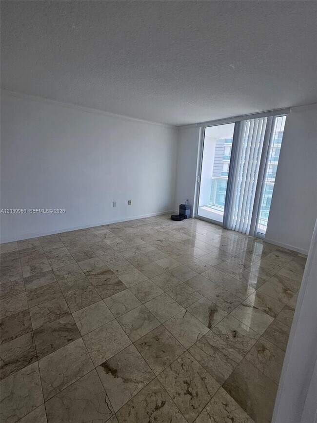 Building Photo - 2101 Brickell Ave