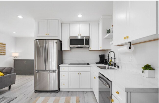 Building Photo - 5601 Corbett St