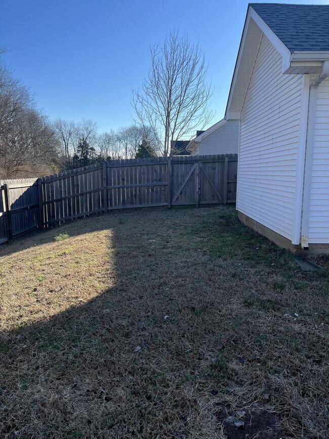 Building Photo - 5070 Boyd Dr