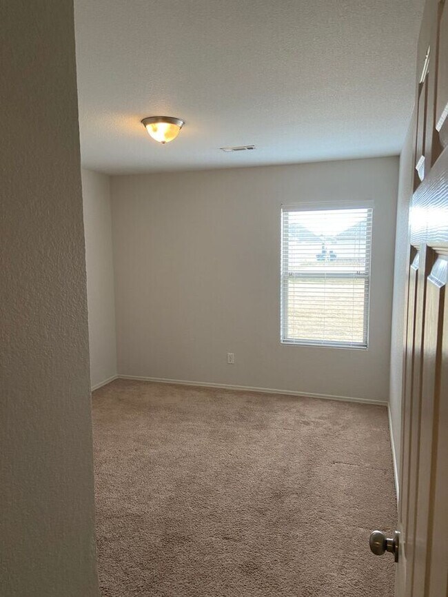 Building Photo - *$99 Move in Special* Three Bedroom | Two ...