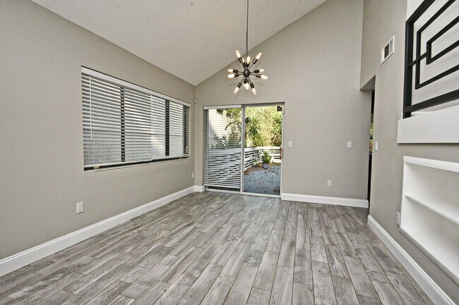 Building Photo - 621 Landings Pl