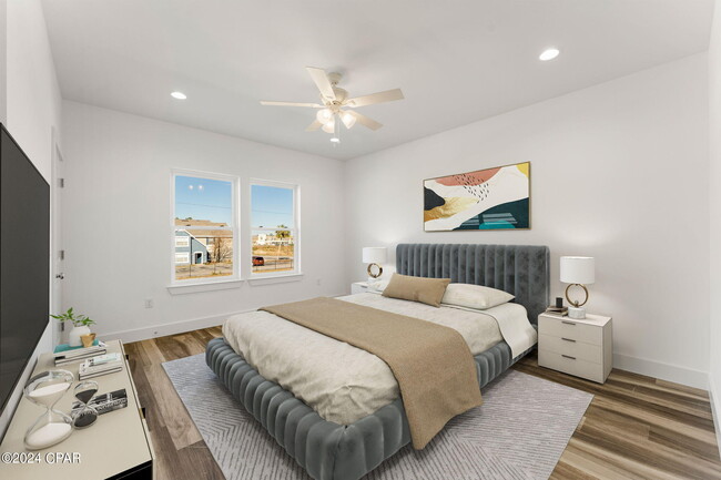 Building Photo - 6997 Patronis Dr