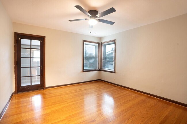 Building Photo - 6314 Sutherland Ave