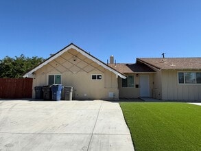 Building Photo - 1105 E Ave J 4