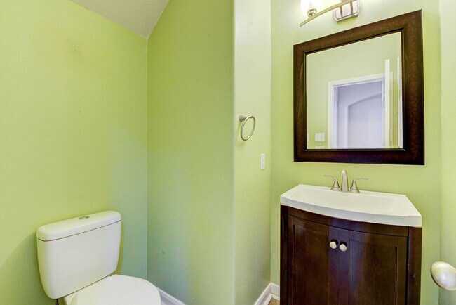 Building Photo - 5 bed dream home in the heart of Sienna