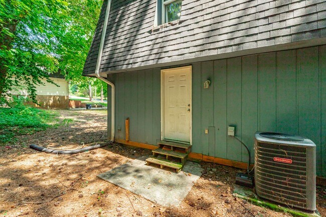 Building Photo - 6874 Beulah Dr