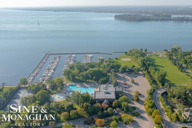 Building Photo - 744 Trombley Rd