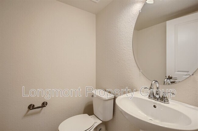 Building Photo - 679 Stonebridge Dr