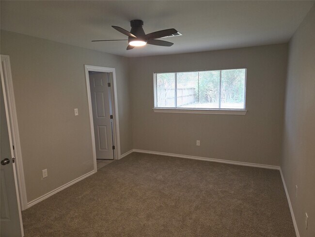 Building Photo - 5926 Black Maple Ln