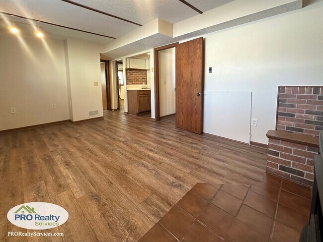 Building Photo - 3 Bedroom Home **Free February Rent with a February 2026 Move In**