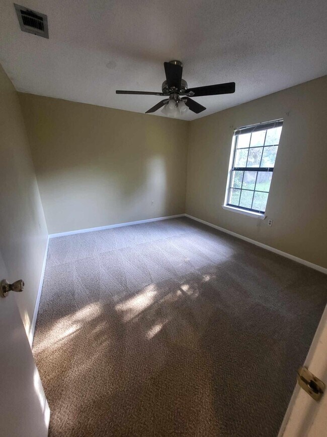 Building Photo - 2108 Calle De Castelar