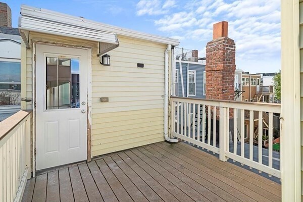 Building Photo - 263 Webster St