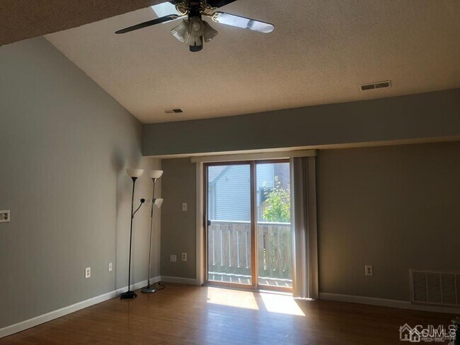 Building Photo - 1413 Ravens Crest Dr