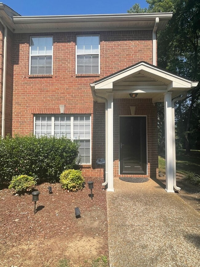 Building Photo - 515 Lakebrink Ct