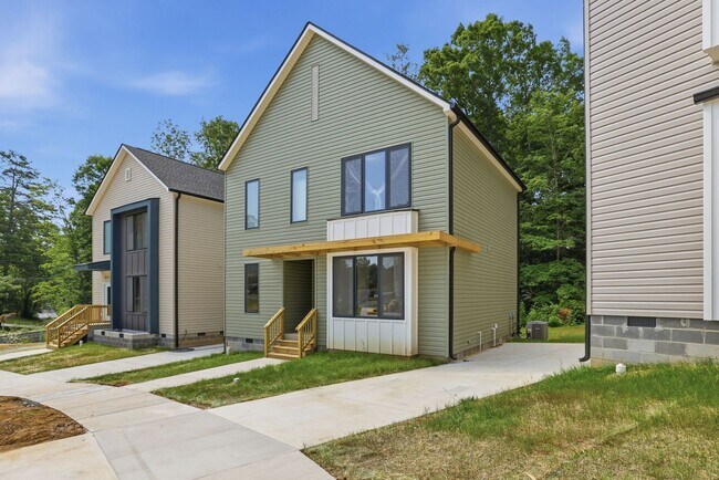 Building Photo - Modern New Construction in Hixson! 3 Beds, 2.5 Baths! Housing Voucher Accepted.