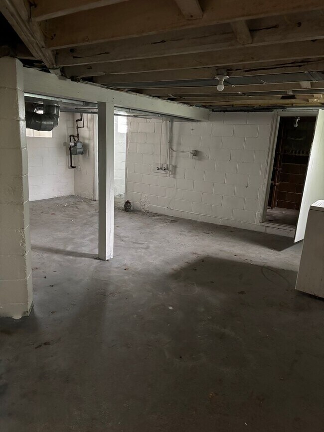 Building Photo - Home for Rent