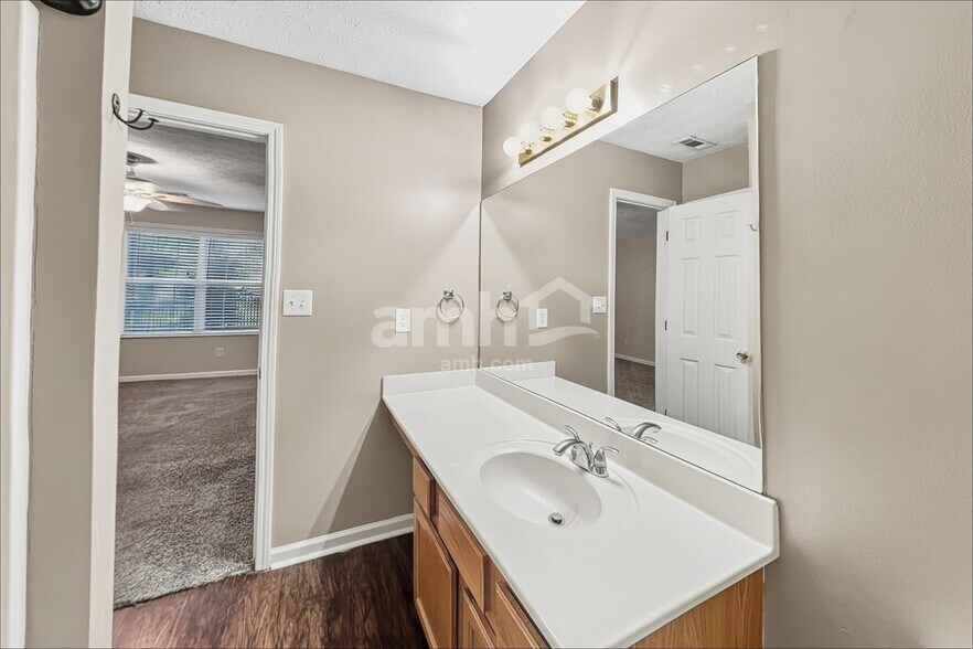 Building Photo - 451 Bellingham Dr