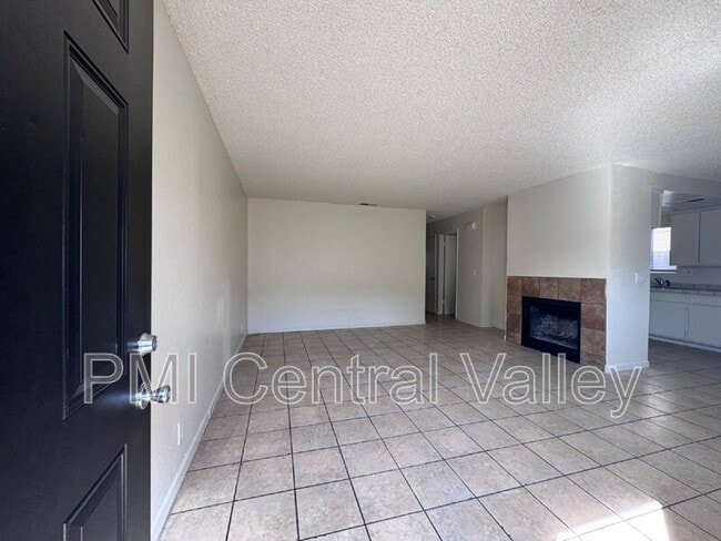 Building Photo - 7921 Montgomery Ave