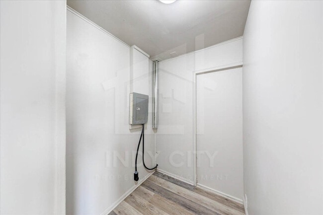 Building Photo - 7357 Evanston Ave