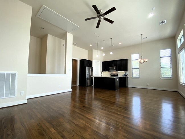 Building Photo - 74 N Hutcheson St