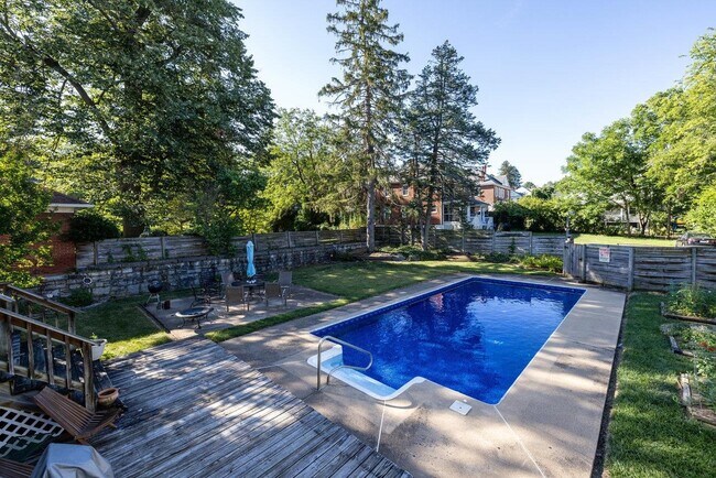 Building Photo - 291 Newman Ave