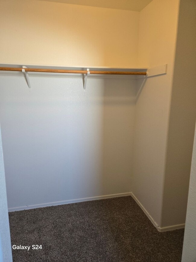 Building Photo - 3 Bedroom, 2 Bath, 2 Car Garage